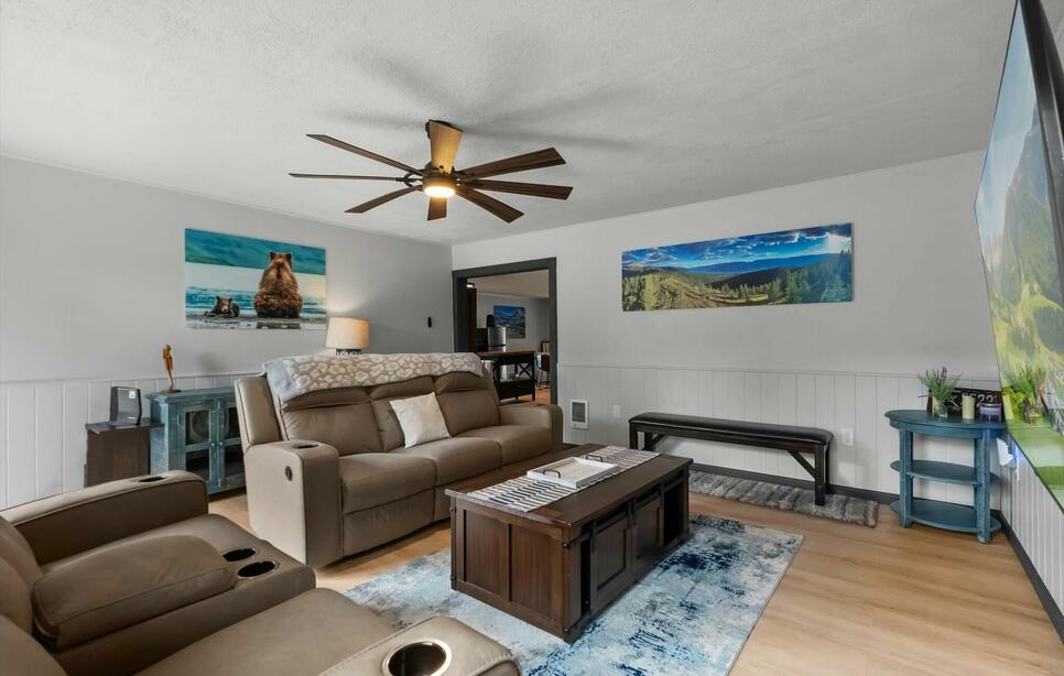 812 4th Avenue E, Columbia Falls