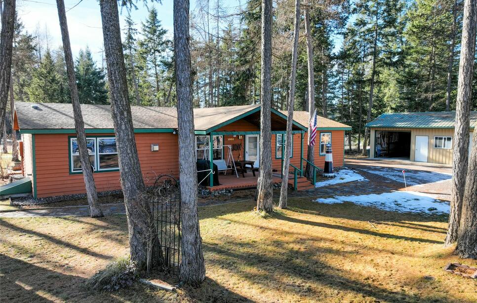 1000 Lemburg Lane, Columbia Falls