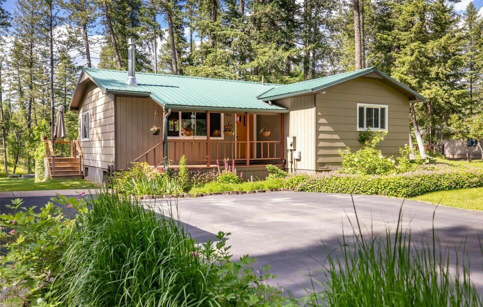516 Peaceful Drive, Bigfork