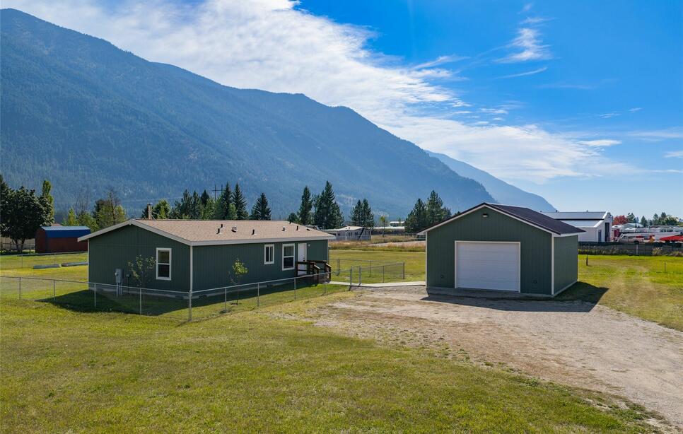 845 Berne Road, Columbia Falls